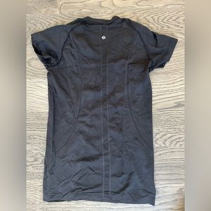 Lululemon Size 8 Black Swiftly Short Sleeve